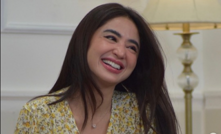 Dihujat Karena Salah Nyanyikan Lagu Pica-Pica, Dewi Perssik Malah Panen Rezeki - GenPI.co
