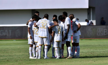 Arema FC Mulai Latihan Perdana Tanpa Pelatih Kepala, 2 Wajah Baru Bergabung - GenPI.co