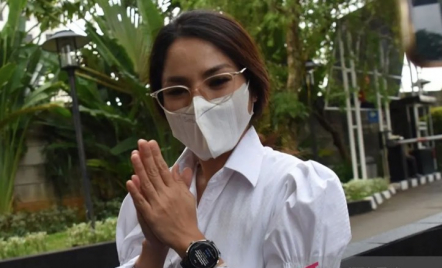 Diperiksa KPK soal Pencucian Uang, Windy Idol Minta Doa - GenPI.co