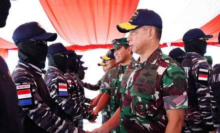 TNI Siapkan Tim Khusus Evakuasi, Ada 578 WNI di Iran dan Israel - GenPI.co