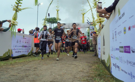 Bukan Sekadar Lari, Avoskin Trail Run 2025 Gaungkan Kepedulian Lingkungan - GenPI.co