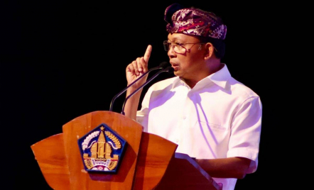 Wayan Koster Akui Ada PHK di Bali, Tapi Bukan di Sektor Wisata - GenPI.co