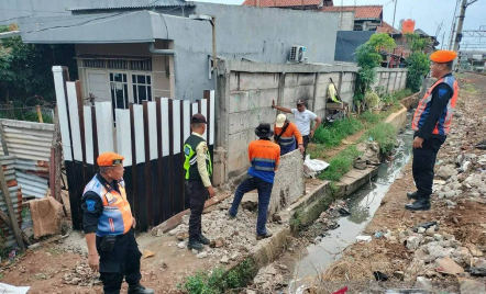 Cegah Kecelakaan dan Jaga Keselamatan, KAI Tutup 28 Perlintasan Liar di Jakarta - GenPI.co