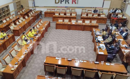 PKB Cari Penulis Ulang Sejarah Tak Ketemu, Minta Proyek Fadli Zon Ditunda - GenPI.co