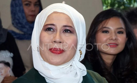 Mata Kanan Tidak Bisa Melihat, Dewi Yull Sarankan Publik Cek ke Dokter - GenPI.co
