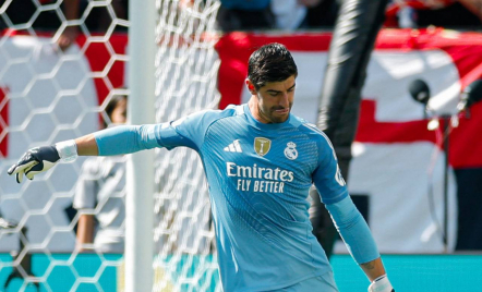 PSG Bantai Real Madrid, Thibaut Courtois Akui Lakukan Kesalahan - GenPI.co