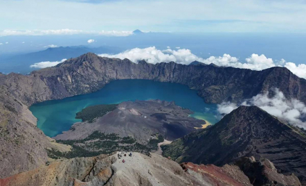 Aturan Baru: Pendaki Gunung Rinjani Harus Menginap dan Dapat Pembekalan - GenPI.co