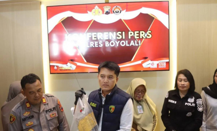 Miris! 2 Anak Dirantai di Teras Rumah, Tokoh Agama di Boyolali jadi Tersangka - GenPI.co