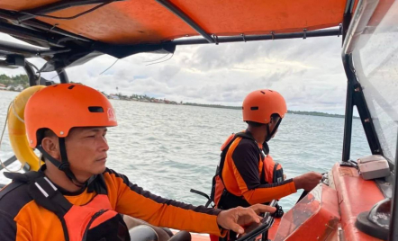Kapal Terbalik di Mentawai, 10 Penumpang Masih Hilang 8 Selamat - GenPI.co