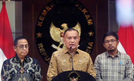 Lodewijk Pastikan WNI di Kamboja dan Thailand Tidak Berada di Wilayah Perang - GenPI.co