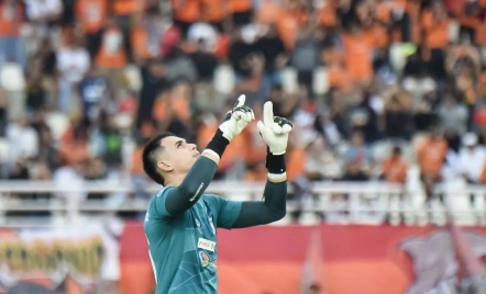 Angkat Mental Borneo FC saat Lawan Madura United, Nadeo Argawinata Dipuji - GenPI.co