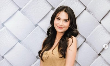 Cerai dari Pratama Arhan, Azizah Salsha Sibuk Membahagiakan Orang di Sekitarnya - GenPI.co