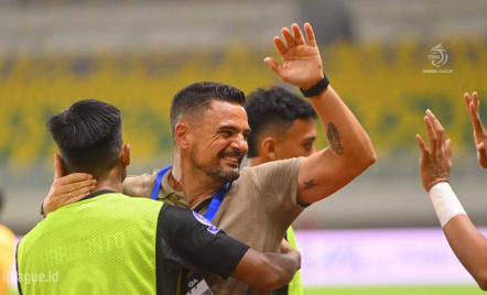 Carlos Pena Minta Persita Tangerang Anggap Setiap Laga Itu Partai Final - GenPI.co