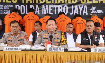 Polisi Bongkar Pabrik Tembakau Sintetis di Cikarang, 9 Tersangka Ditangkap - GenPI.co