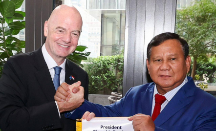 Bertemu Prabowo Subianto, Presiden FIFA Puji Transformasi Sepak Bola Indonesia - GenPI.co