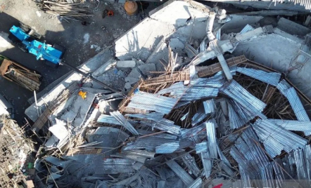 Tidak Ada Tanda Kehidupan Lagi, Evakuasi Korban Ponpes Al Khoziny Gunakan Alat Berat - GenPI.co