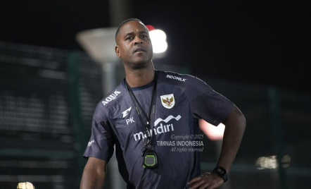 Timnas Indonesia Dihajar Arab Saudi, Kluivert Ingin Tonjok Diri Sendiri - GenPI.co