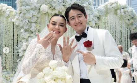 Menikah dengan Kenny Austin, Amanda Manopo Kangen Ibu - GenPI.co