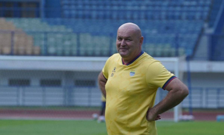 Bojak Hodak Minta Persib Bandung Tak Anggap Enteng PSBS Biak - GenPI.co