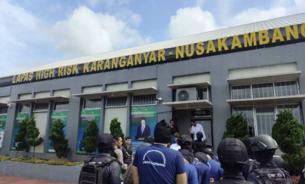 Ammar Zoni Dipindahkan ke Nusakambangan, Masuk Lapas Super Maksimum - GenPI.co