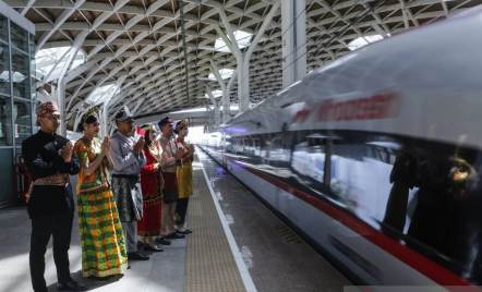 KPK Ungkap Dugaan Korupsi Pengadaan Lahan Proyek Kereta Cepat Whoosh - GenPI.co