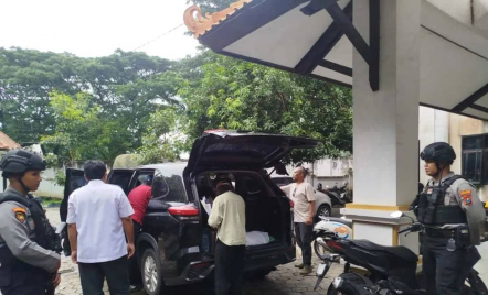 KPK Geledah Kantor Disbudparpora Ponorogo, Soroti Pengadaan Proyek Monumen Reog - GenPI.co