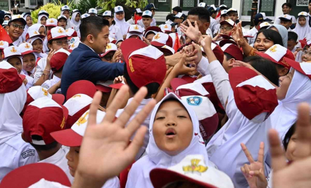 Teddy Indra Wijaya Sering ke Akar Rumput, Disebut Bentuk Tertinggi Layanan Publik - GenPI.co