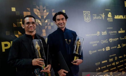 Film Pangku Menang FFI 2025, Reza Rahadian Menangis Teringat Doa Ibu - GenPI.co