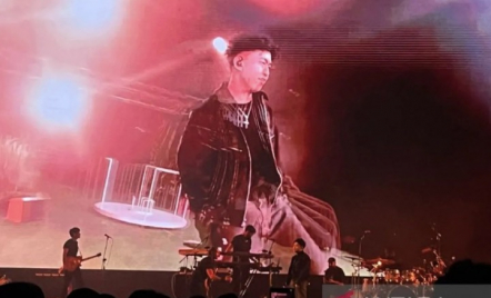 Konser Pecah Banget, Rich Brian Have Fun Bareng Penggemar - GenPI.co