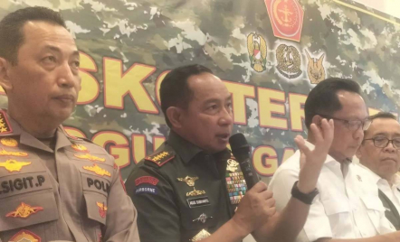 Panglima Soal Korban Bencana Punguti Beras di Tanah, Heli Disebut Tak Bisa Mendarat - GenPI.co