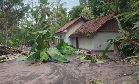 127 Gunung Api di Indonesia Masih Aktif, 3 Berstatus Siaga - GenPI.co