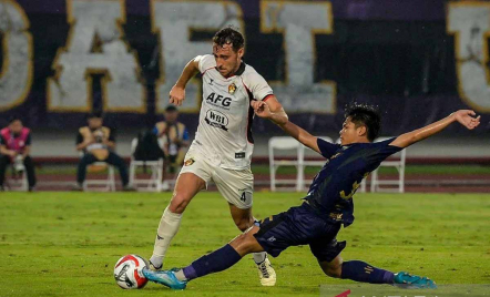 Carlos Pena Minta Pemain Muda Persita Tangerang Tunjukkan Kualitas - GenPI.co