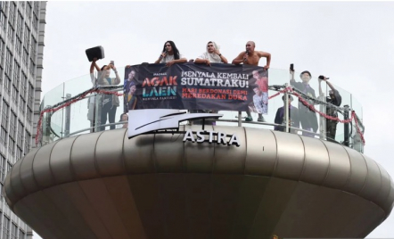 Agak Laen: Menyala Pantiku! Lewati Agak Laen, Kalkulator Sutradara Beda dengan Tuhan - GenPI.co