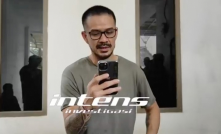 Bantah Ancam Suami Hesti Purwadinata, Roby Tremonti Ngaku Kirim Pesan Sopan - GenPI.co