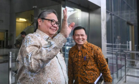 Airlangga Buka Suara Seusai ke KPK, Bahas Tarif Trump Bukan Kasus Suap Pajak - GenPI.co