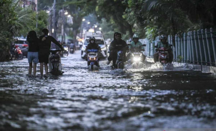 Banjir Rendam 4 RT dan 11 Jalan di Jakarta Utara, Surut pada Minggu Malam - GenPI.co