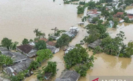 2 Sungai Besar Meluap, 3.162 Rumah Diterjang Banjir di Karawang - GenPI.co
