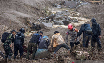 23 Prajurit TNI Diduga Hilang dalam Longsor Cisarua, Cuaca Buruk Hambat Pencarian - GenPI.co