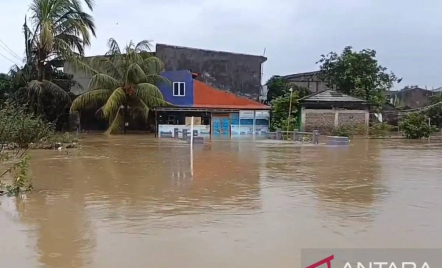 Banjir 4 Meter Rendam Tangerang, Ratusan Rumah Tenggelam dan 500 Warga Mengungsi - GenPI.co