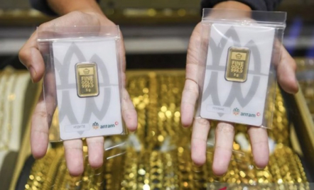 Harga Emas Antam Turun Lumayan Hari Ini, Kesempatan Serok - GenPI.co