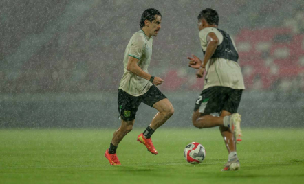 Jelang Bali United vs Persebaya Surabaya, Pemain Bajul Ijo Ada yang Flu dan Diare - GenPI.co