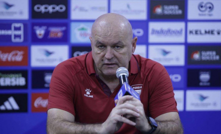 Bojan Hodak Nilai Persib Bandung Banyak Peluang Bobol Gawang Malut United - GenPI.co