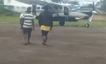 Pesawat Smart Air Ditembak KKB di Korowai Papua Selatan, Pilot dan Kopilot Meninggal - GenPI.co