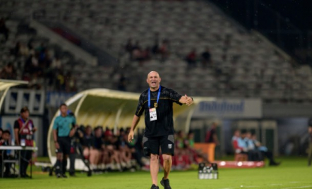 Persebaya vs Bhayangkara FC: Wajib Menang Demi Jaga Tren Positif - GenPI.co