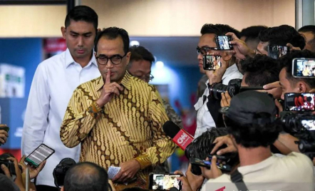 Mangkir Beberapa Kali, Mantan Menhub Budi Karya Diperiksa KPK di Semarang - GenPI.co