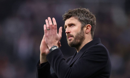 Wayne Rooney: Jika MU Lolos ke Liga Champions, Michael Carrick Harus Bertahan - GenPI.co