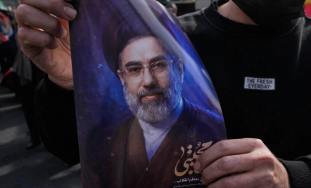 Mojtaba Khamenei dan Peta Baru Perang Iran: Mengapa Harga Minyak Dunia Jadi Taruhan? - GenPI.co