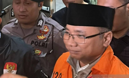 Mantan Menag Yaqut Ditahan KPK, Tegaskan Tak Terima Uang Korupsi Kuota Haji - GenPI.co