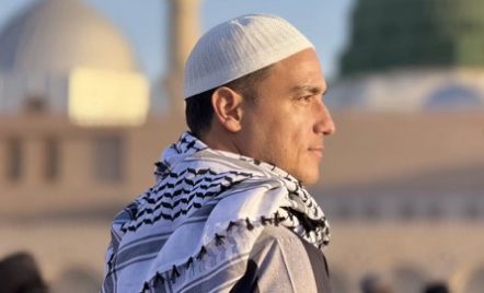 Hamish Daud Curhat saat Umrah: Air Mata Perlu Bicara - GenPI.co
