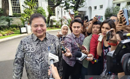 Hemat BBM, Airlangga Pastikan Kebijakan WFH Ditetapkan Bulan Ini - GenPI.co